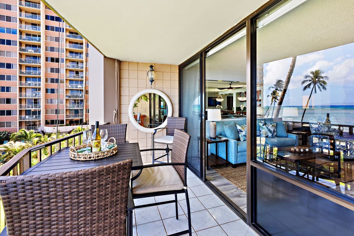 Condo in Lahaina · ★4.78 · 1 bedroom · 2 beds · 1 private bath - Photo 5