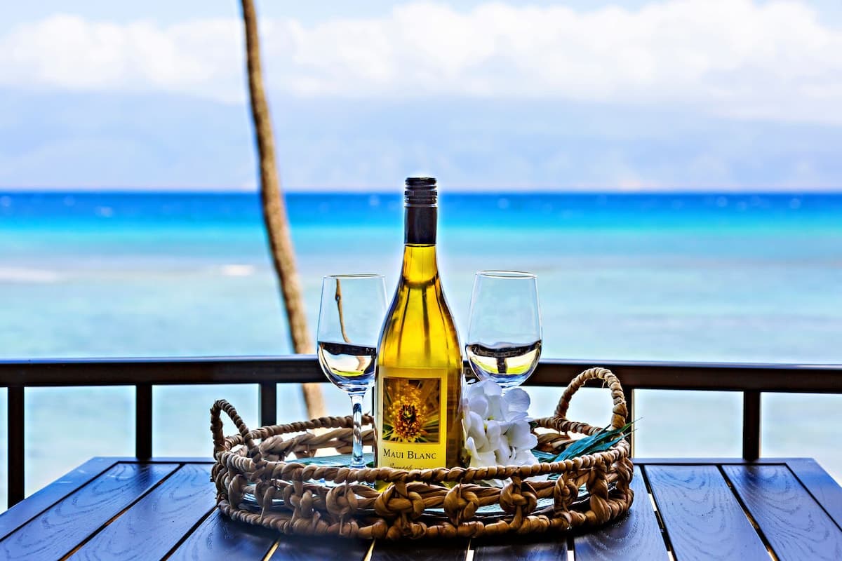 Condo in Lahaina · ★4.78 · 1 bedroom · 2 beds · 1 private bath - Photo 2