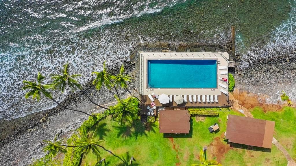 Home in Lahaina · ★5.0 · 4 bedrooms · 5 beds · 4.5 baths - Photo 5