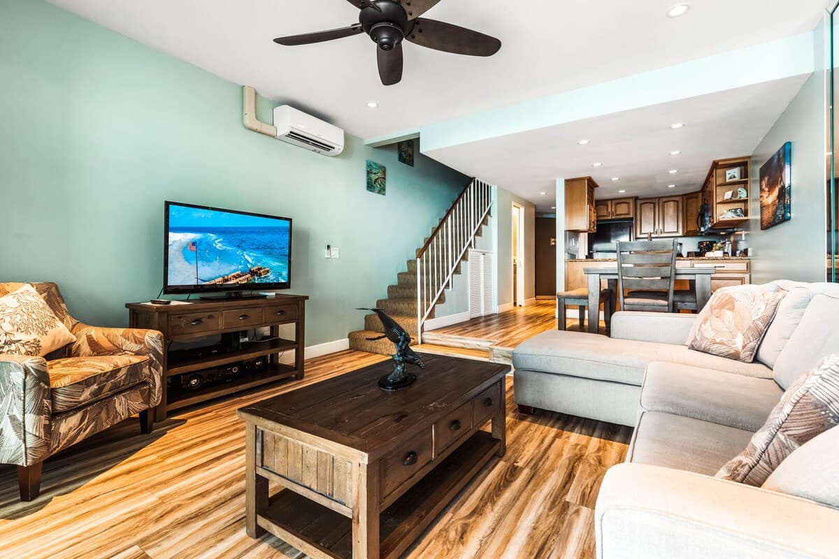 Condo in Lahaina · ★4.83 · 3 bedrooms · 4 beds · 2.5 baths - Photo 4