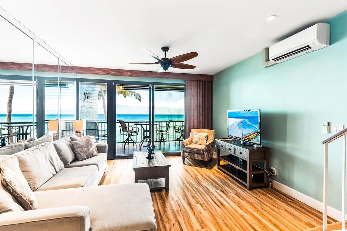 Condo in Lahaina · ★4.83 · 3 bedrooms · 4 beds · 2.5 baths - Photo 5