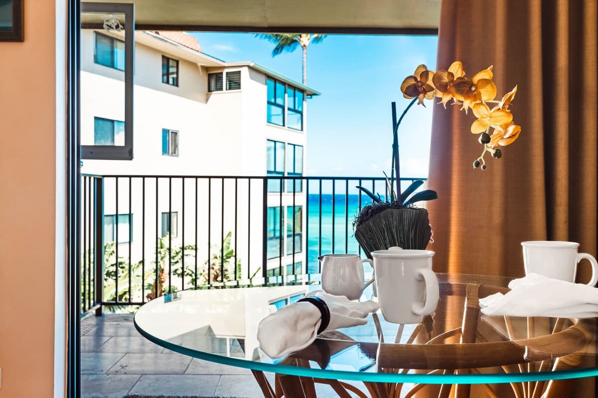 Condo in Lahaina · ★4.86 · 1 bedroom · 1 bed · 1 private bath - Photo 3