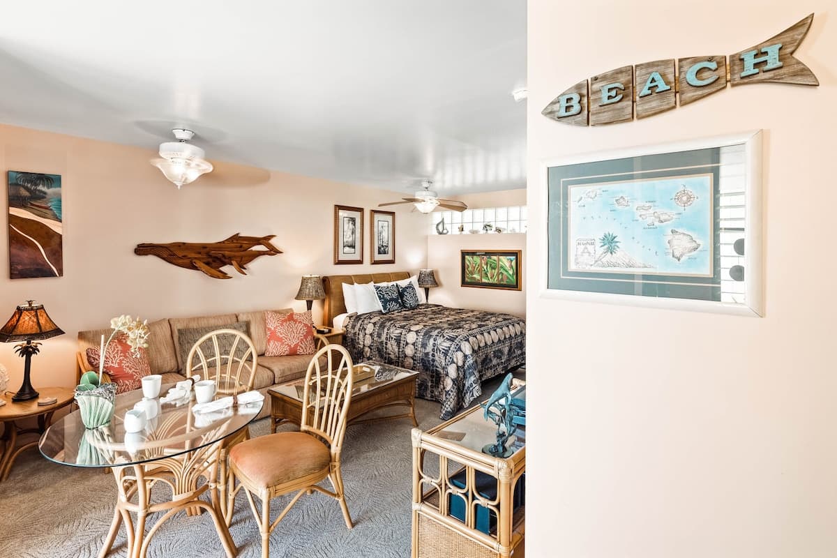 Condo in Lahaina · ★4.86 · 1 bedroom · 1 bed · 1 private bath - Photo 5