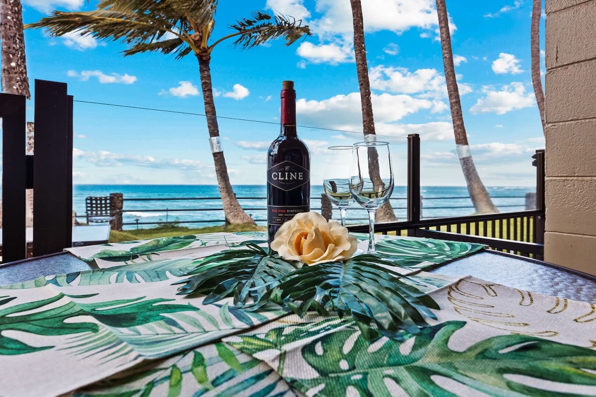 Condo in Lahaina · ★4.82 · 1 bedroom · 2 beds · 1 private bath - Photo 1