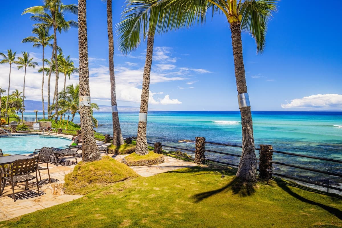 Condo in Lahaina · ★4.89 · 1 bedroom · 2 beds · 1 private bath - Photo 3