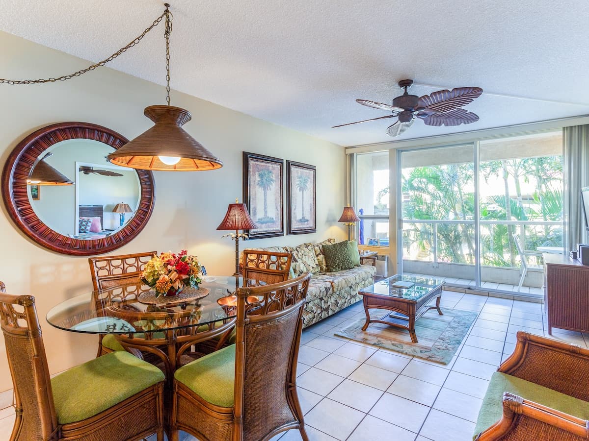 Condo in Kihei · ★4.56 · 1 bedroom · 2 beds · 2 baths - Photo 4