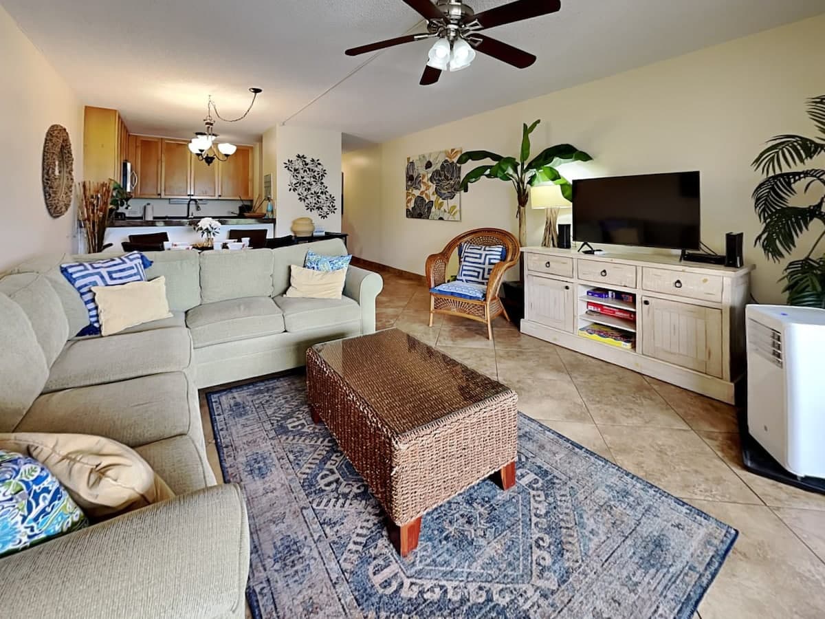Condo in Kihei · ★4.5 · 1 bedroom · 2 beds · 2 baths - Photo 3