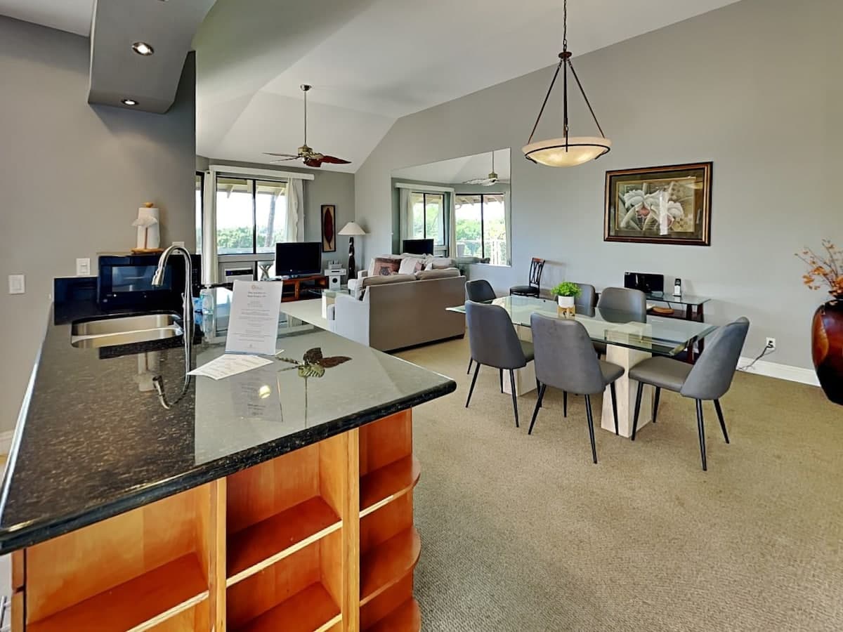 Condo in Wailea · ★4.17 · 3 bedrooms · 4 beds · 2 baths - Photo 5