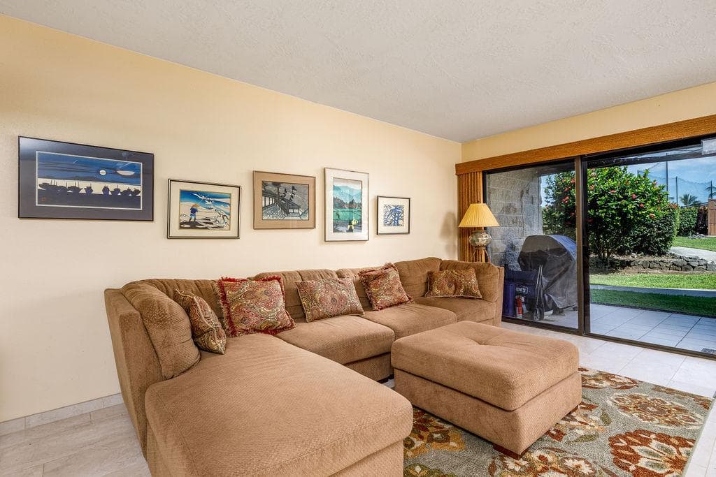 Condo in Kailua-Kona · ★4.86 · 2 bedrooms · 3 beds · 2 private baths - Photo 4