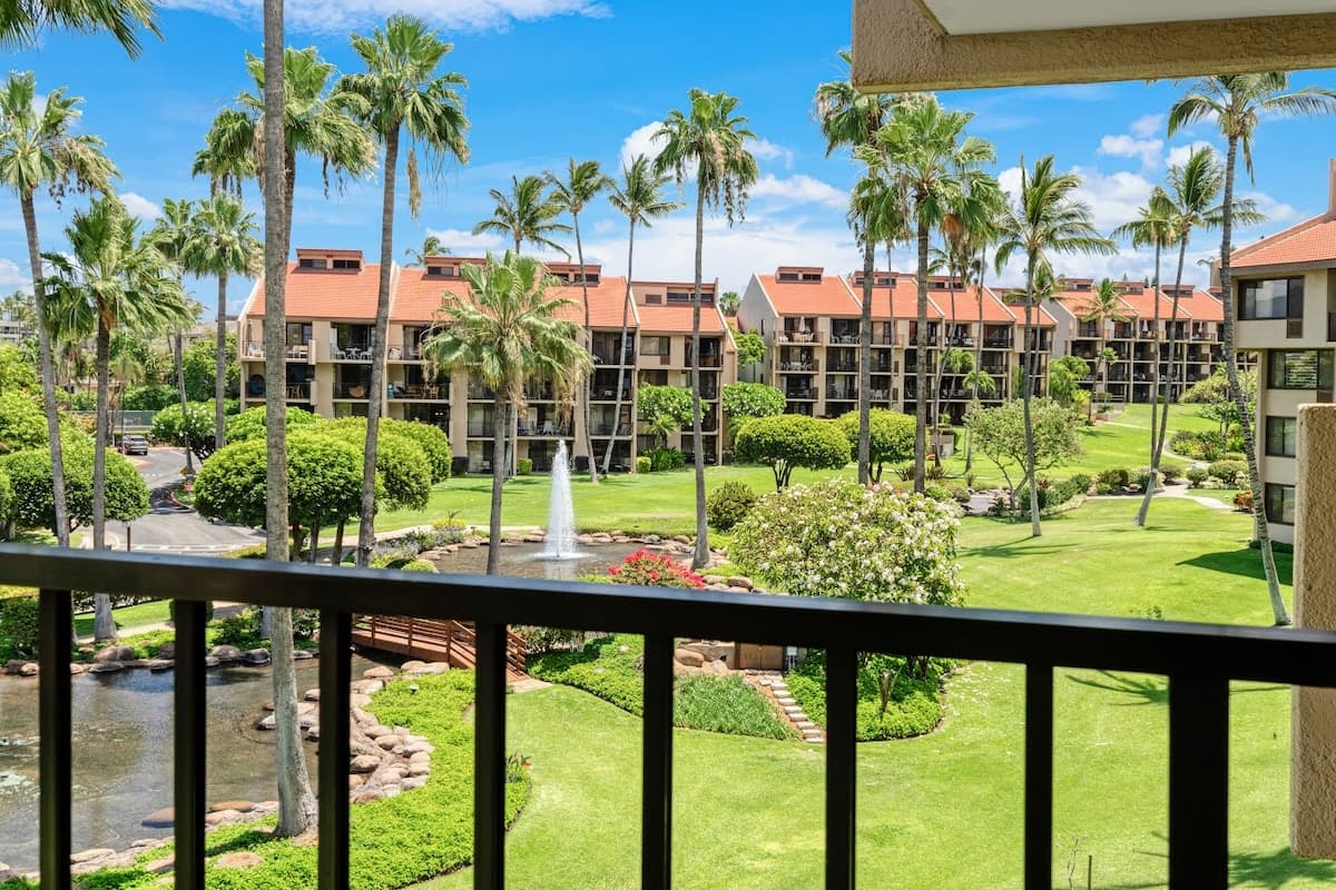 Condo in Kihei · ★4.9 · 1 bedroom · 2 beds · 2 baths - Photo 5