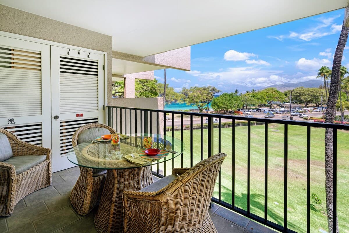 Condo in Kihei · ★4.9 · 1 bedroom · 2 beds · 2 baths - Photo 2
