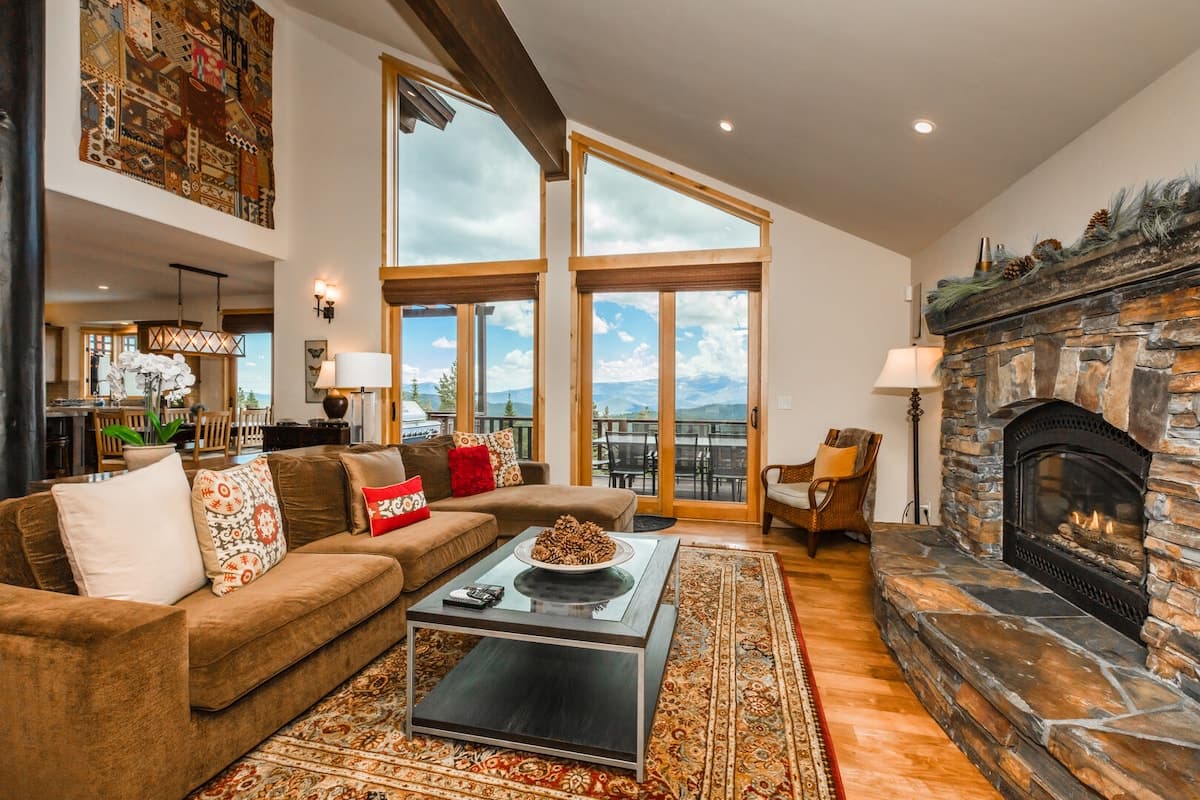 Sierra View Estate with Hot Tub & Arcade - Photo 2