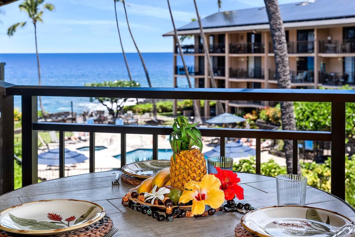 Condo in Kailua-Kona · ★4.8 · 1 bedroom · 4 beds · 1 private bath - Photo 1