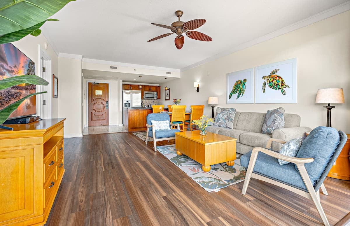 Condo in Lahaina · ★5.0 · 1 bedroom · 2 beds · 1 bath - Photo 5