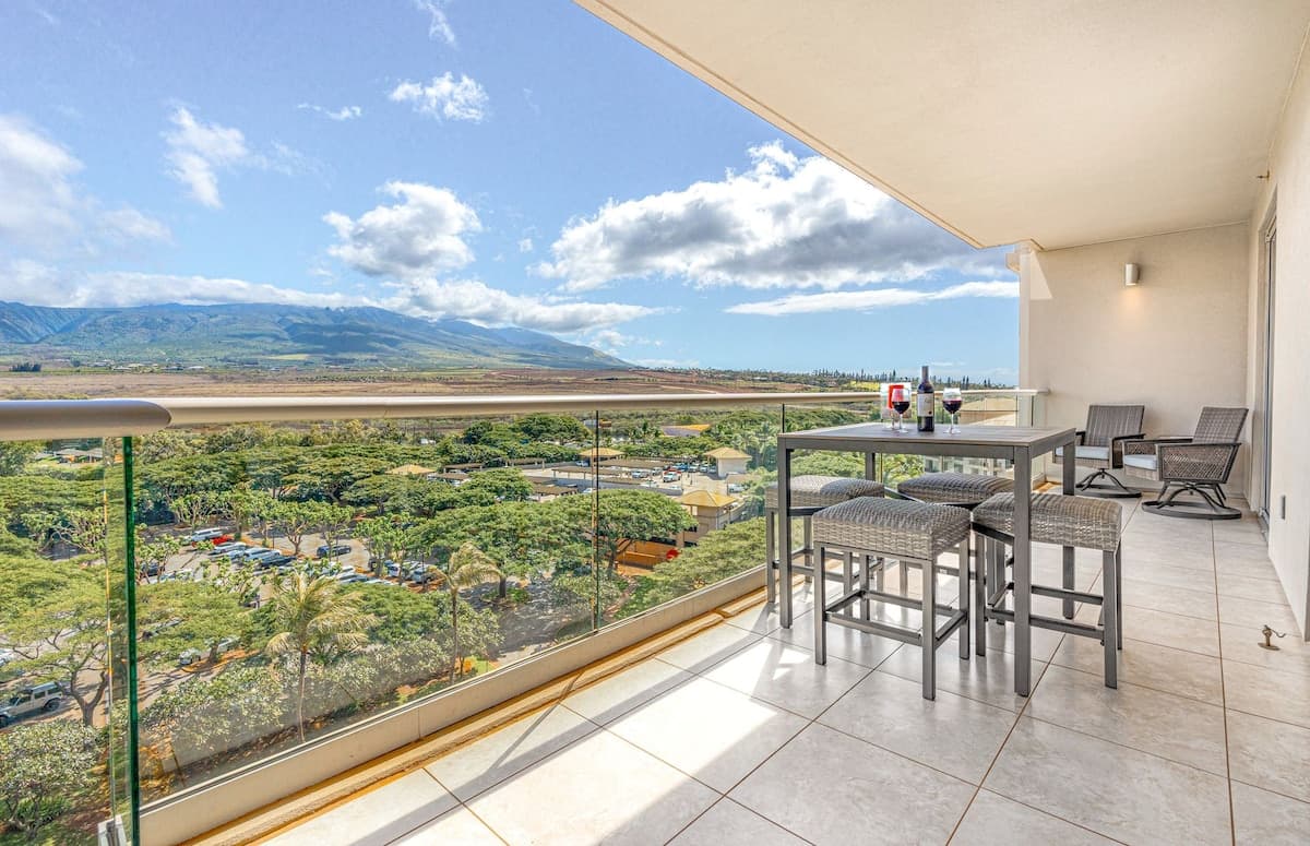 Condo in Lahaina · ★5.0 · 1 bedroom · 2 beds · 1 bath - Photo 4