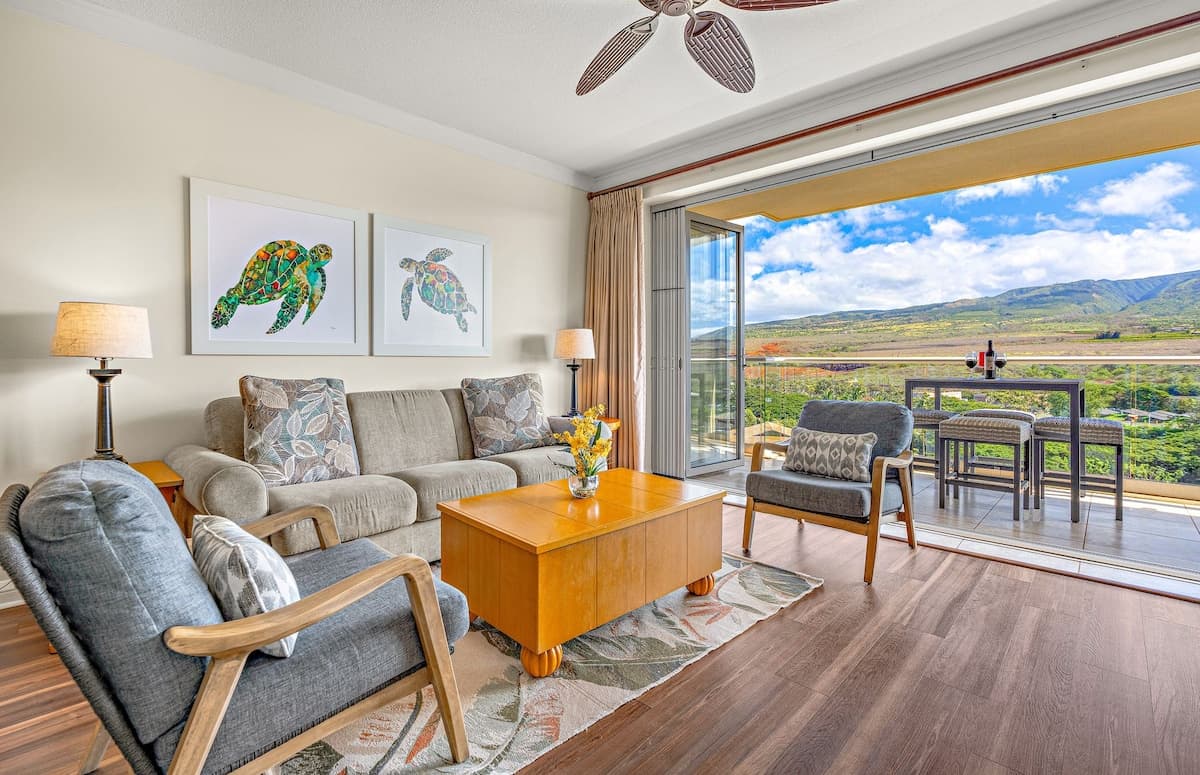 Condo in Lahaina · ★5.0 · 1 bedroom · 2 beds · 1 bath - Photo 2