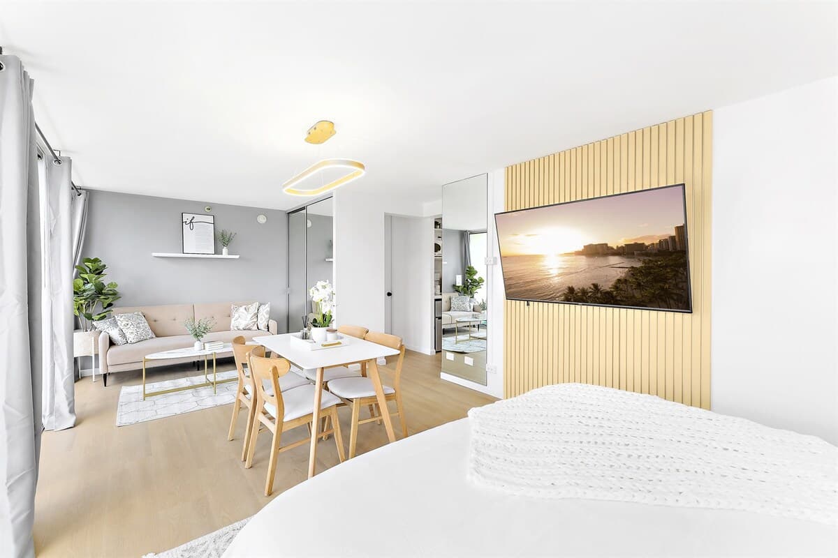 Condo in Honolulu · ★4.7 · 1 bedroom · 2 beds · 1 private bath - Photo 4