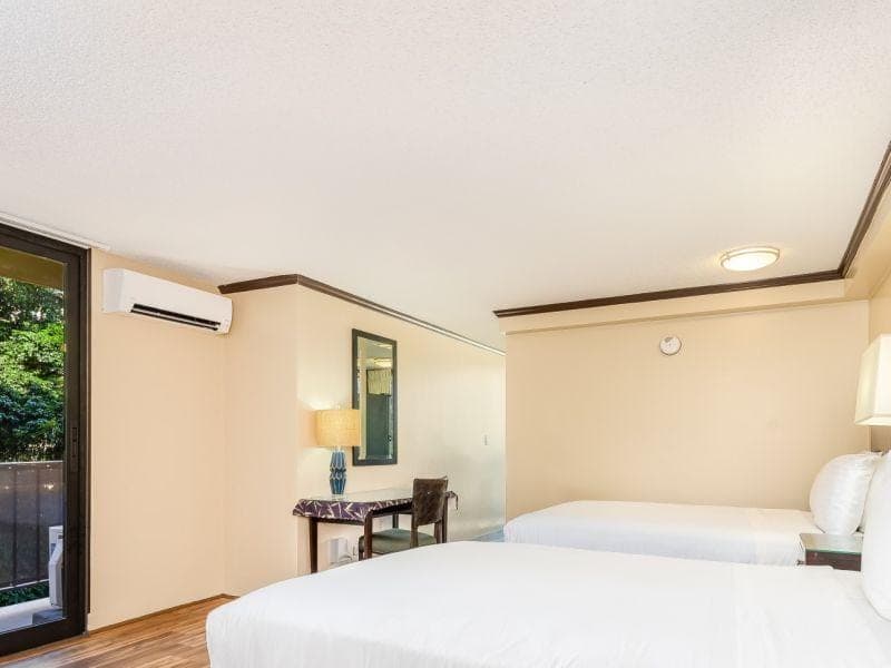 Condo in Honolulu · ★4.33 · Studio · 2 beds · 1 shared bath - Photo 1