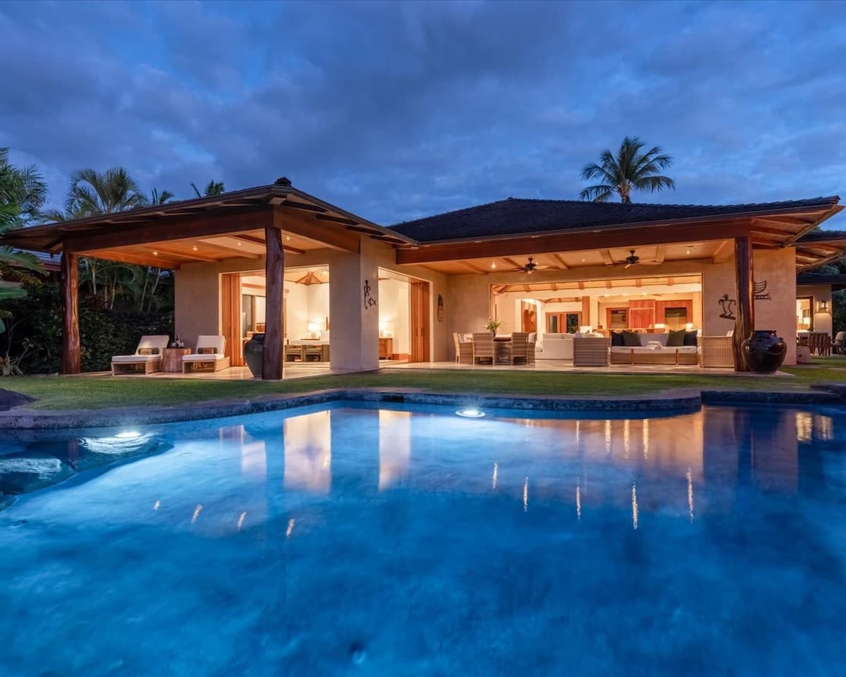 Home in Kailua-Kona · ★5.0 · 3 bedrooms · 4 beds · 3.5 baths - Photo 1