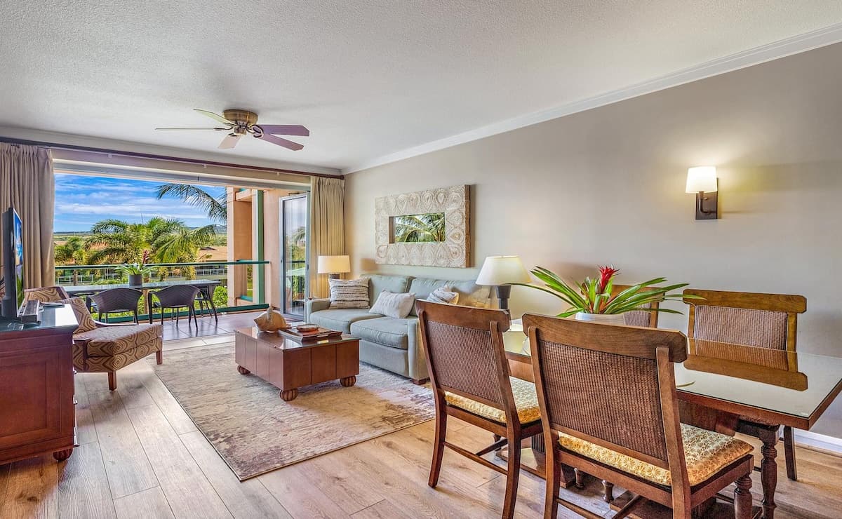 Condo in Lahaina · ★4.93 · 1 bedroom · 2 beds · 1 bath - Photo 1