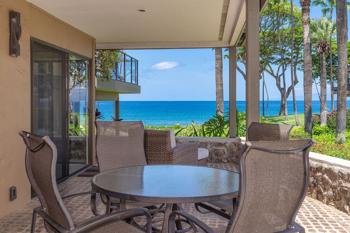 Condo in Kihei · ★4.8 · 1 bedroom · 2 beds · 1 bath - Photo 2