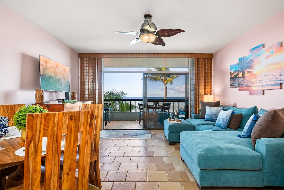 Condo in Lahaina · ★4.8 · 1 bedroom · 2 beds · 1 bath - Photo 2