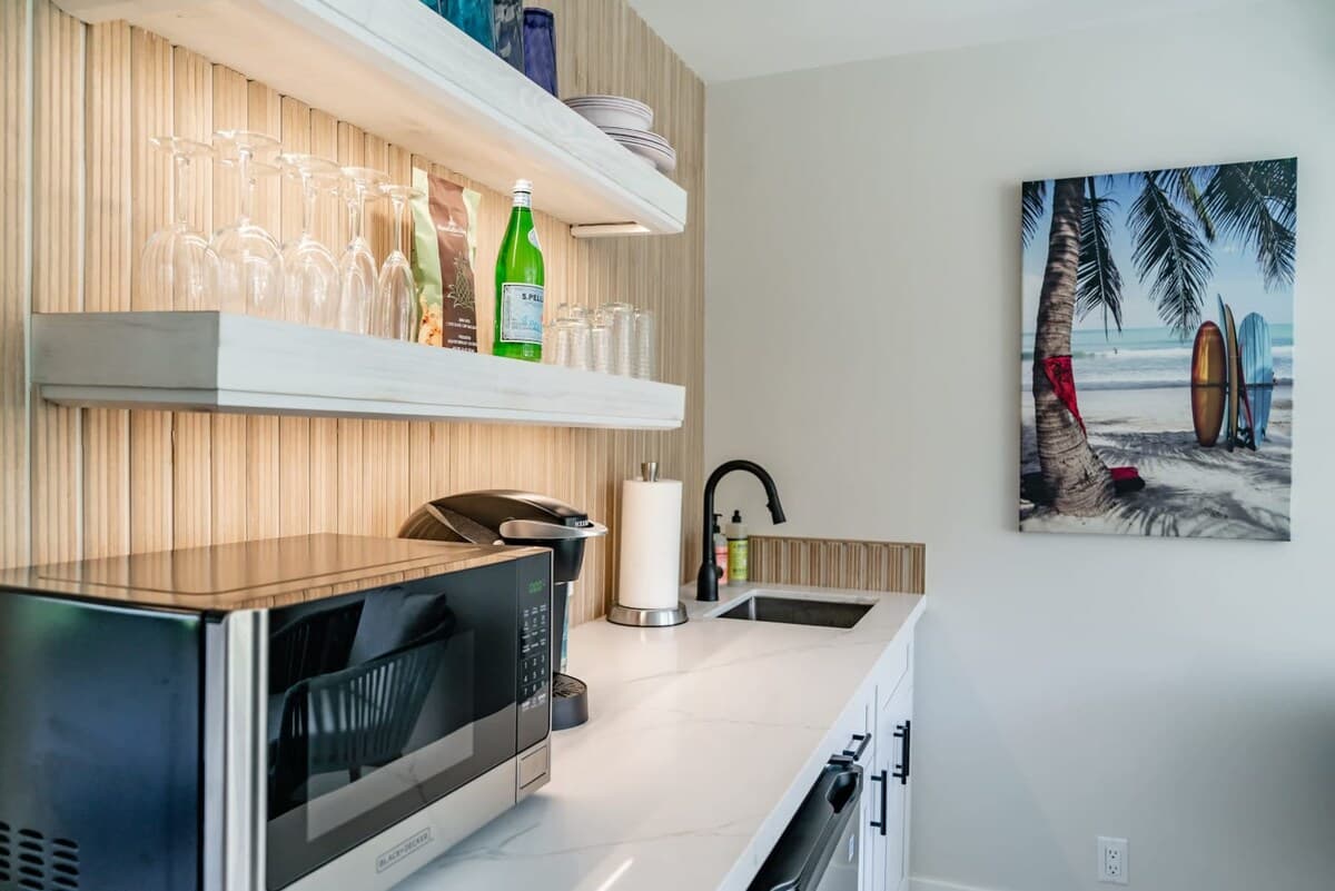 Modern Studio Beach Vistas - Photo 3