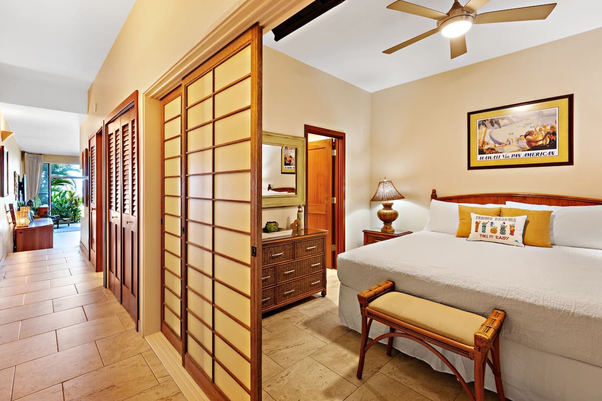 Condo in Lahaina · ★4.82 · 1 bedroom · 2 beds · 1 bath - Photo 5