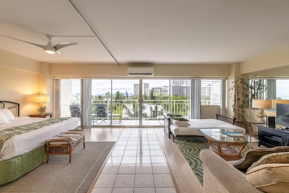 Waikiki Shore 0612 Large room 2Queen - Photo 1