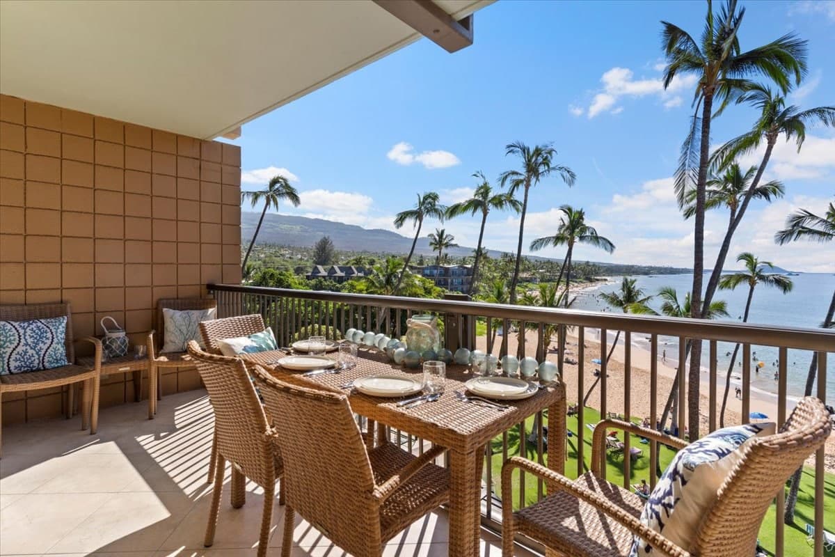Condo in Kihei · ★4.92 · 2 bedrooms · 3 beds · 2 baths - Photo 3