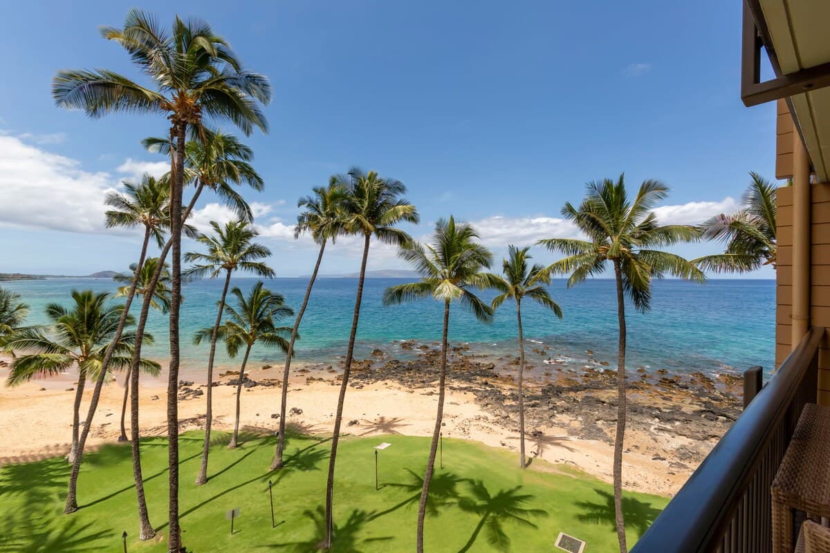 Condo in Kihei · ★4.92 · 2 bedrooms · 3 beds · 2 baths - Photo 2