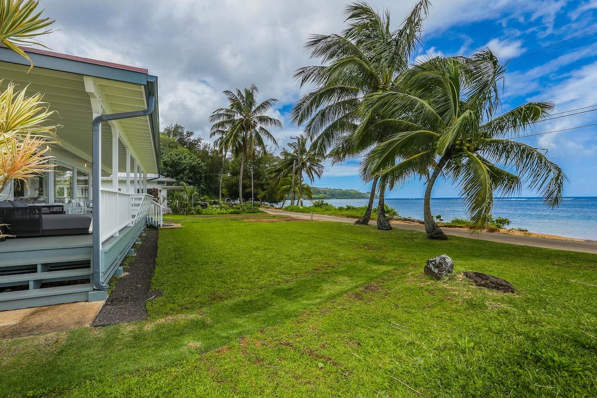 Home in Kilauea · ★5.0 · 3 bedrooms · 4 beds · 2 baths - Photo 2