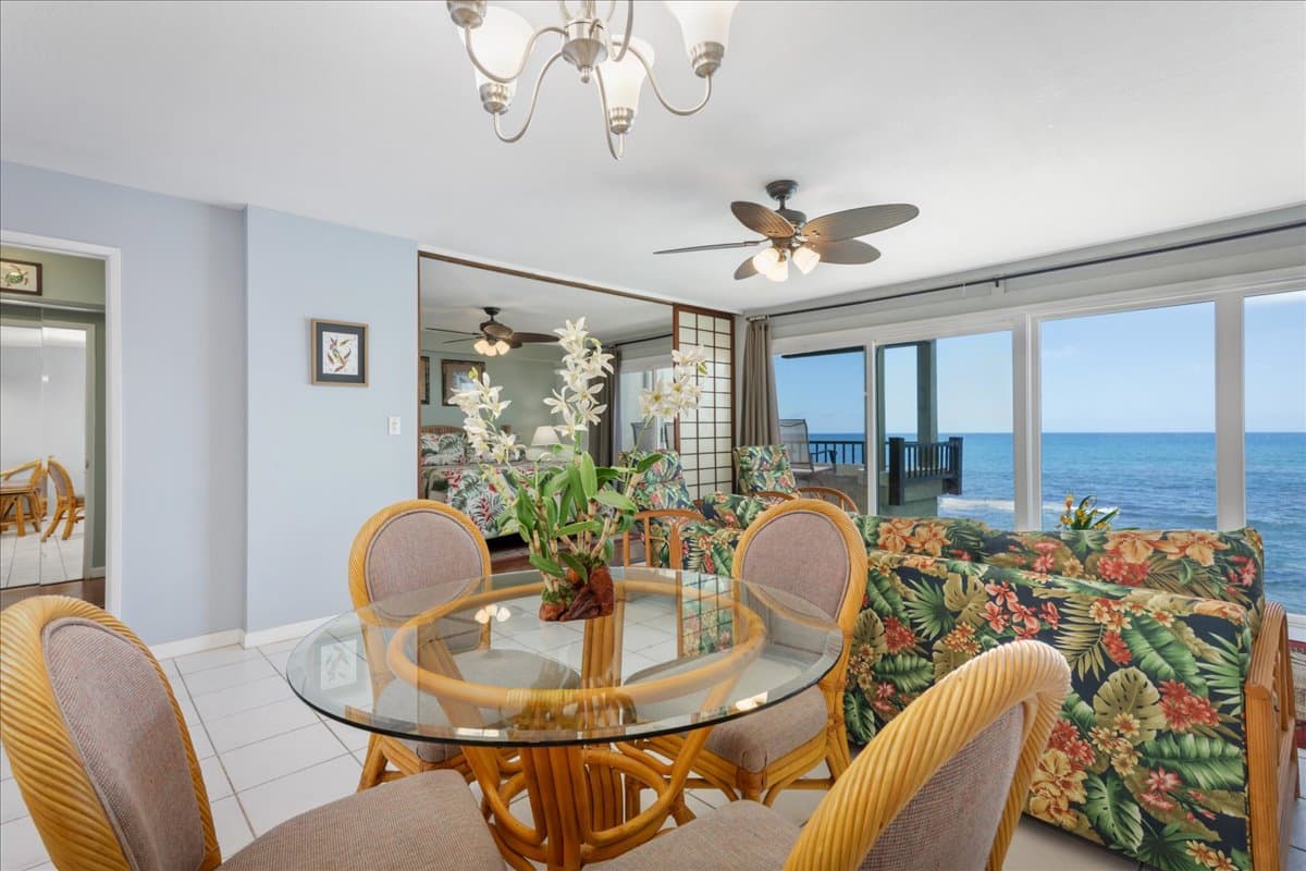 Condo in Kailua-Kona · ★4.87 · 2 bedrooms · 2 beds · 2 baths - Photo 4