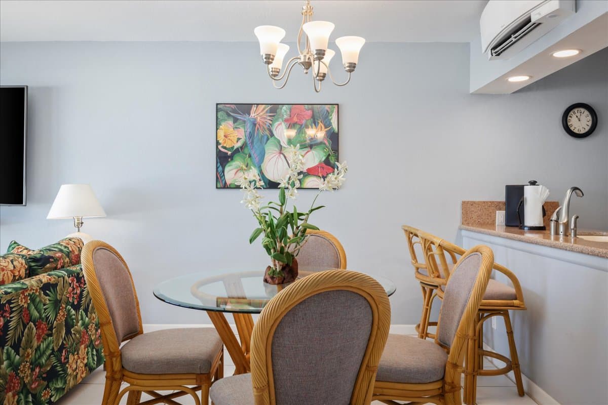 Condo in Kailua-Kona · ★4.87 · 2 bedrooms · 2 beds · 2 baths - Photo 5