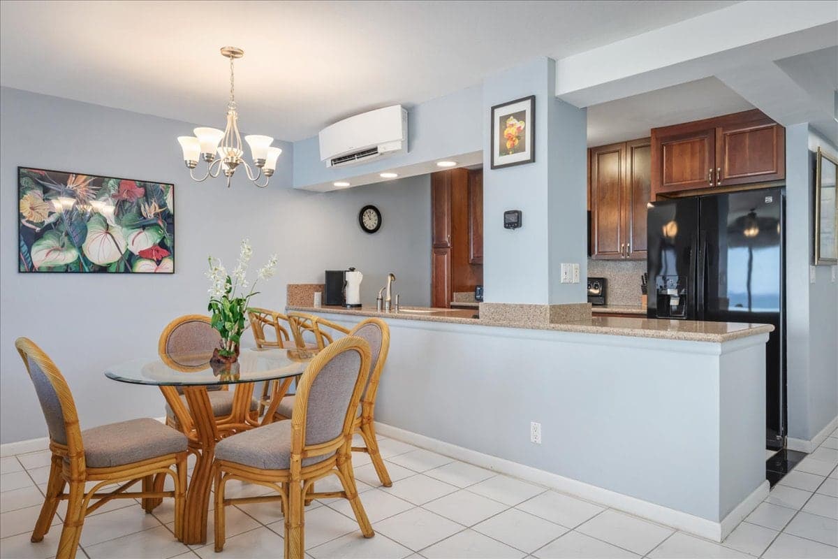 Condo in Kailua-Kona · ★4.87 · 2 bedrooms · 2 beds · 2 baths - Photo 2