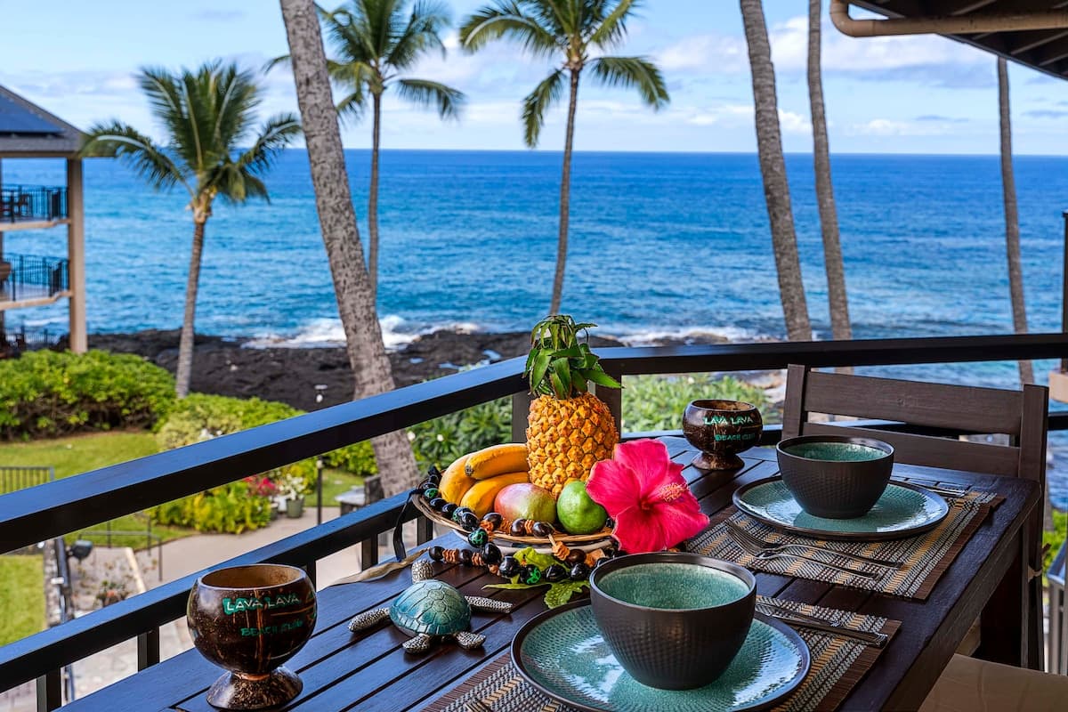 Condo in Kailua-Kona · ★4.91 · 1 bedroom · 3 beds · 1 bath - Photo 1