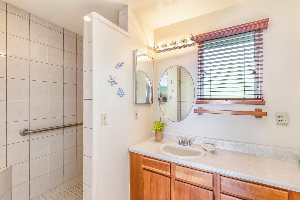 Condo in Princeville · ★4.66 · 2 bedrooms · 2 beds · 2 baths - Photo 3