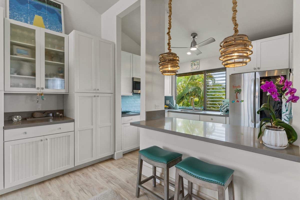 Condo in Kihei · ★4.92 · 1 bedroom · 2 beds · 2 baths - Photo 2
