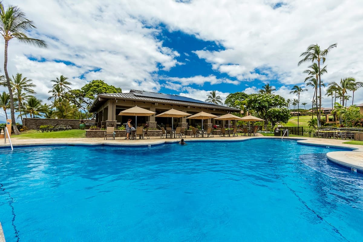 Condo in Kihei · ★4.92 · 1 bedroom · 2 beds · 2 baths - Photo 4