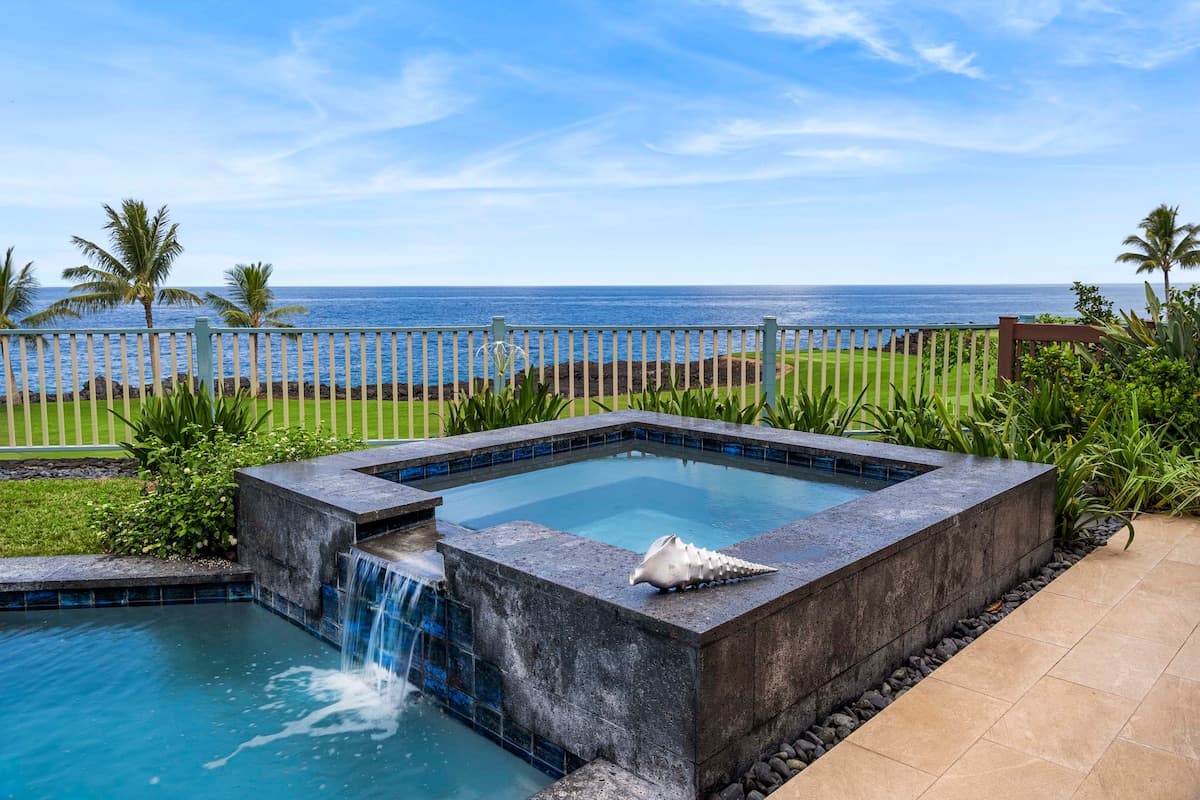 Home in Kailua-Kona · ★4.92 · 3 bedrooms · 6 beds · 3 baths - Photo 4