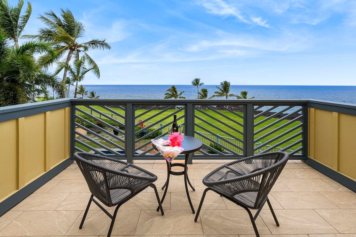 Home in Kailua-Kona · ★4.92 · 3 bedrooms · 6 beds · 3 baths - Photo 2