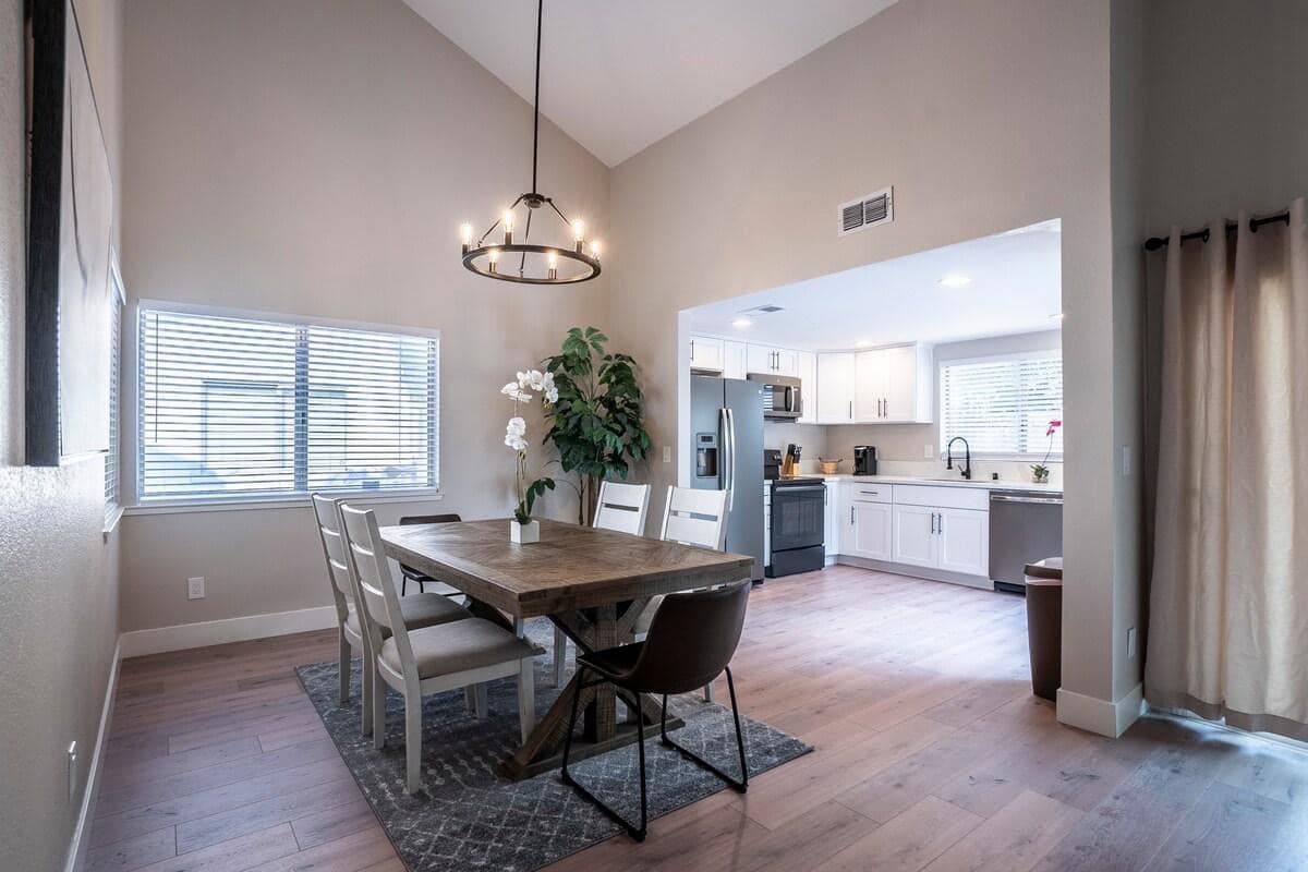 Charming Sacramento Home Near Downtown & I-80 - Photo 4