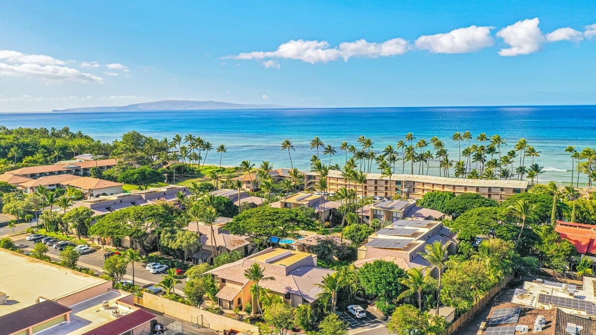 Condo in Kihei · ★4.0 · 2 bedrooms · 3 beds · 1 bath - Photo 2