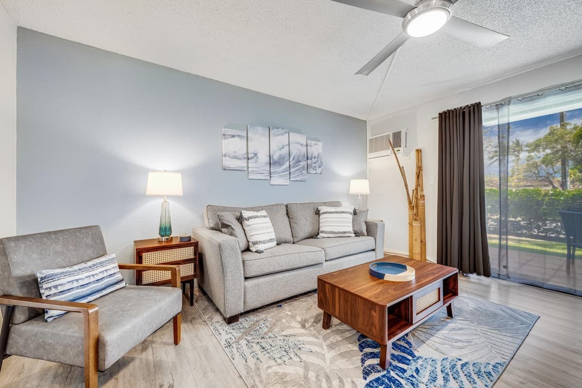 Condo in Kihei · ★4.0 · 2 bedrooms · 3 beds · 1 bath - Photo 3