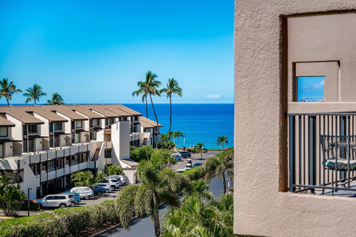 Condo in Kihei · ★4.68 · 3 bedrooms · 5 beds · 3 shared baths - Photo 2