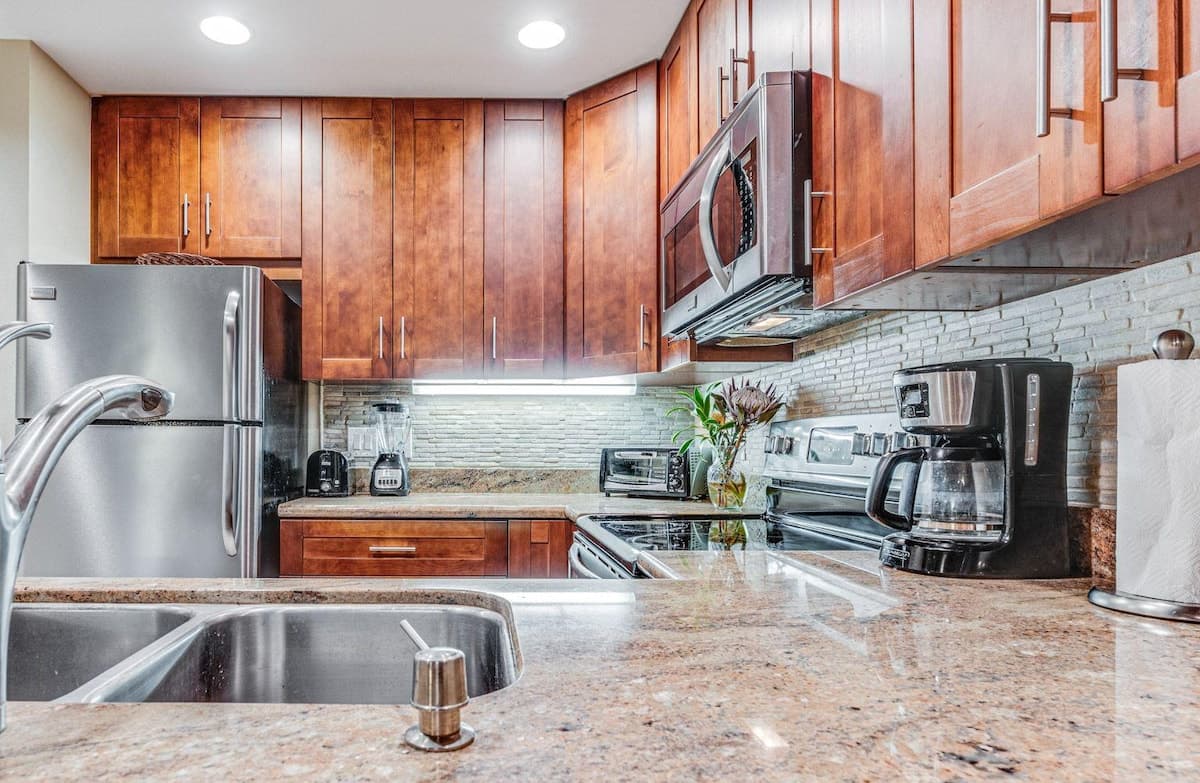 Condo in Kihei · ★4.3 · 2 bedrooms · 3 beds · 2 shared baths - Photo 3