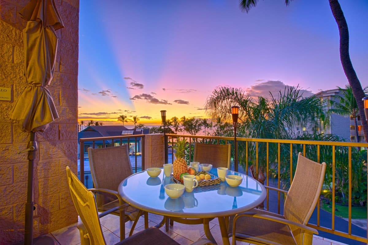 Condo in Kihei · ★4.92 · 3 bedrooms · 4 beds · 2 shared baths - Photo 1