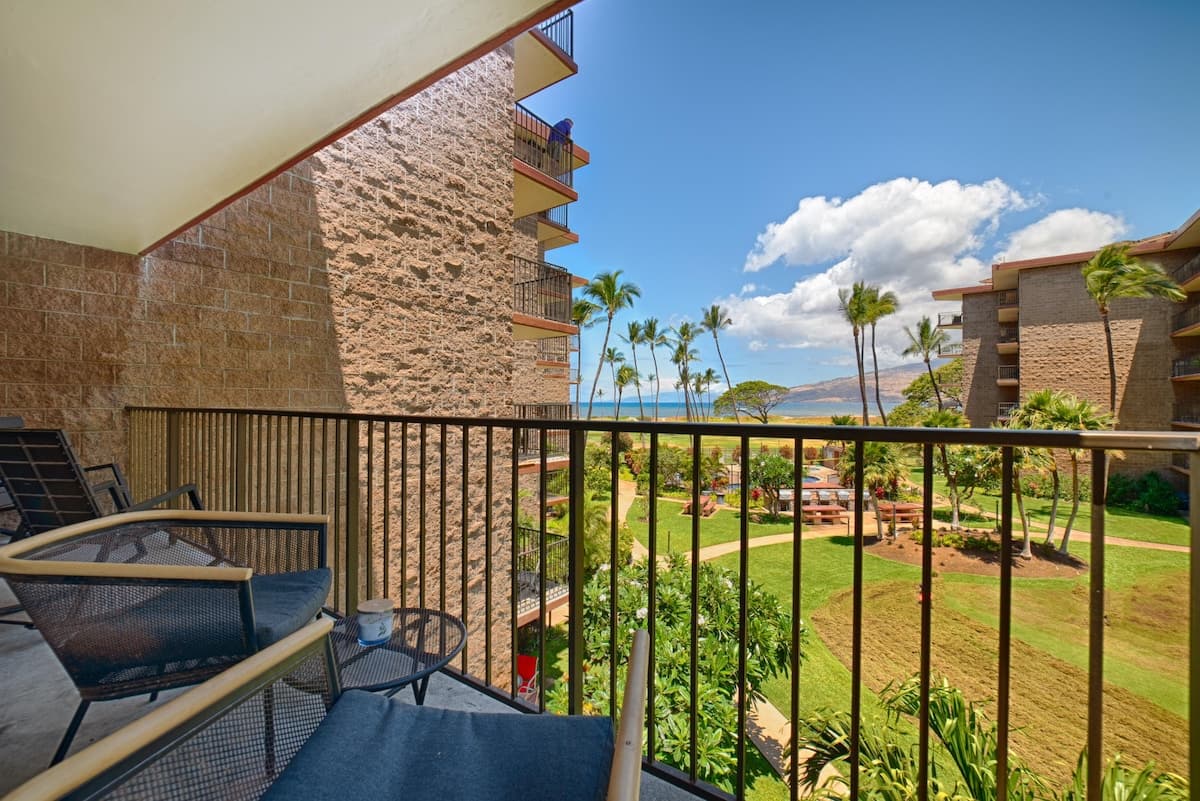 Condo in Kihei · ★4.92 · 1 bedroom · 2 beds · 1 bath - Photo 2