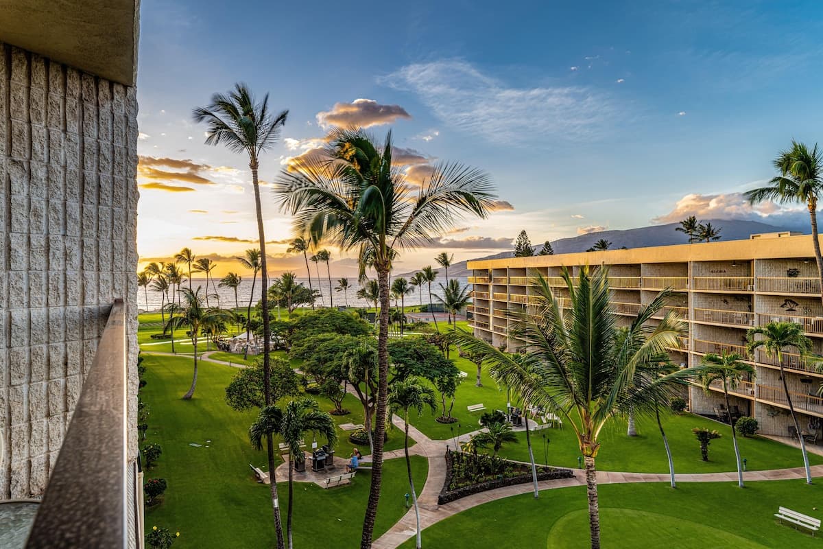 Condo in Kihei · ★4.8 · 1 bedroom · 2 beds · 1 bath - Photo 1