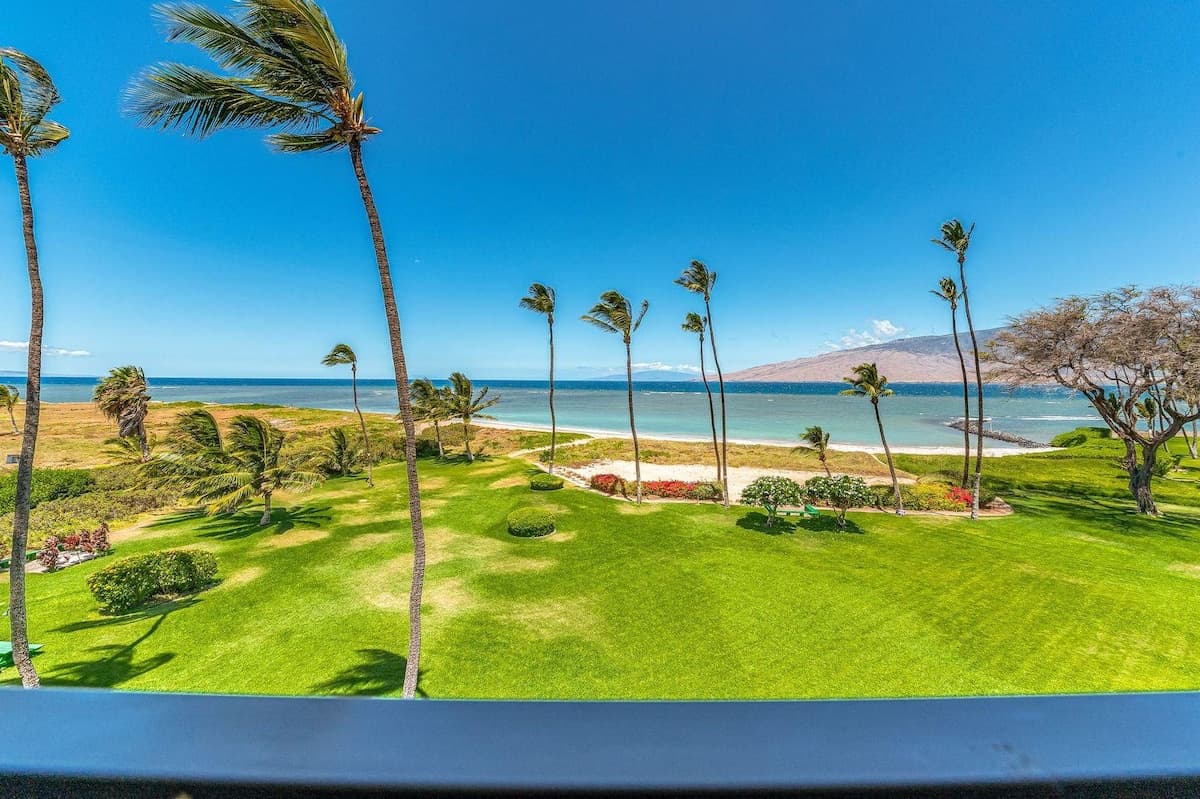 Condo in Kihei · ★4.86 · 1 bedroom · 2 beds · 1 bath - Photo 1